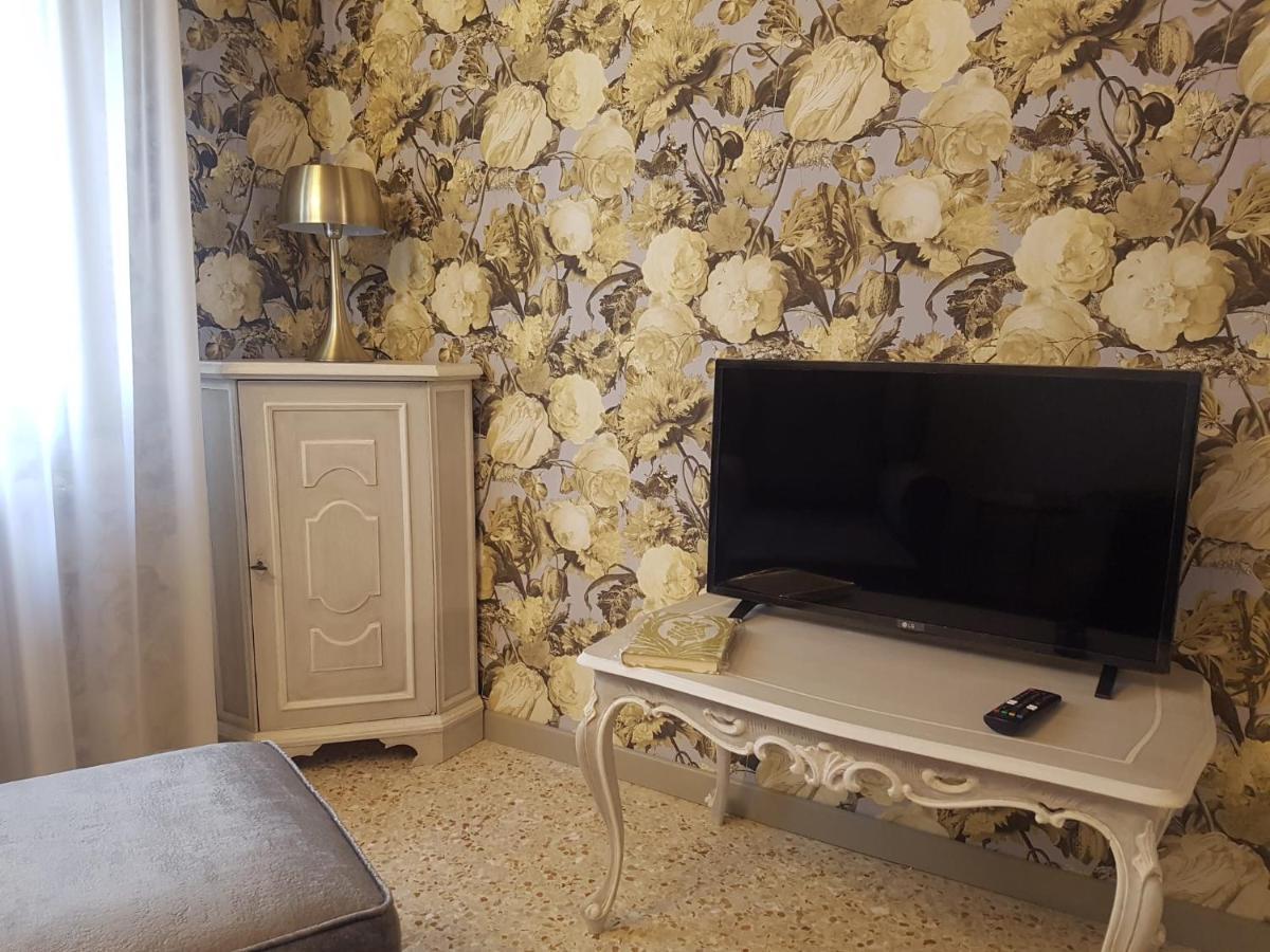 Ca' Cappello Venice Apartment 2 With Canal View Esterno foto